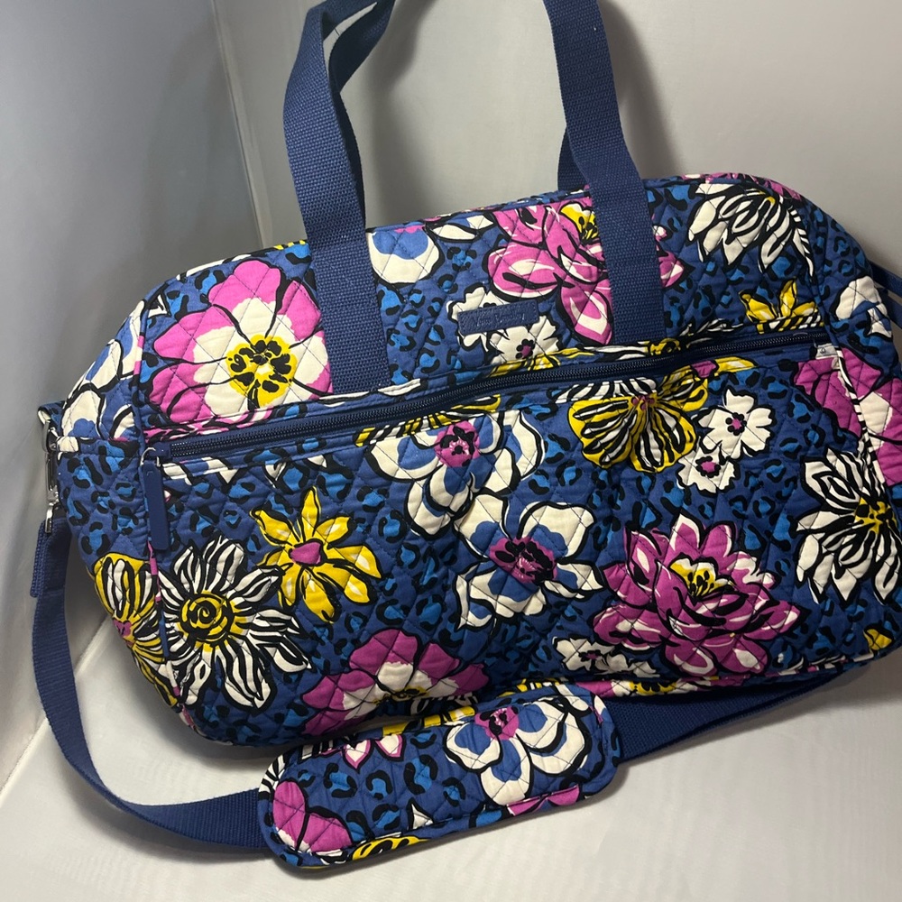 NEW NWOT Vera Bradley AFRICAN VIOLET Weekender Tote Duffle Bag